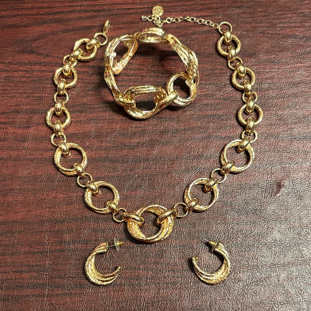 Elegant Gold-Tone Jewelry Set